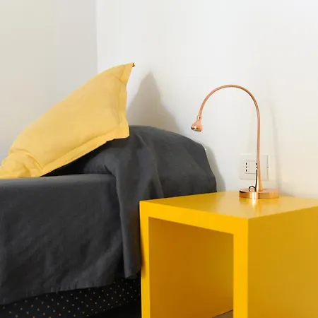 Sant Ambrogio With Private Terrace In Shared Flat 홈스테이