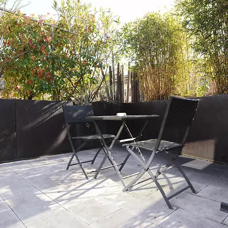 Sant Ambrogio With Private Terrace In Shared Flat 홈스테이 밀라노